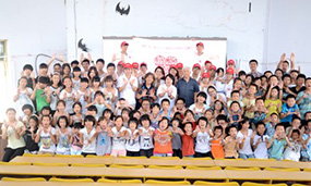 2015年朗姿光明爱心基金成立，捐赠秦皇岛 光明孤儿院10万元