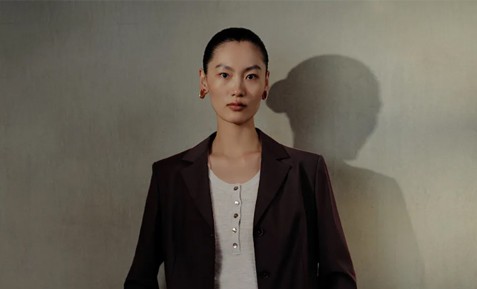 云丝褐章，轻若无物